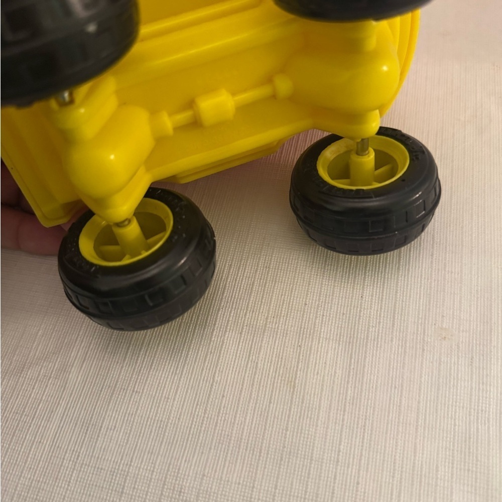 Bright Red and Yellow Tonka Fire Rescue Toy Truck with Ladder. - Picture 7 of 12